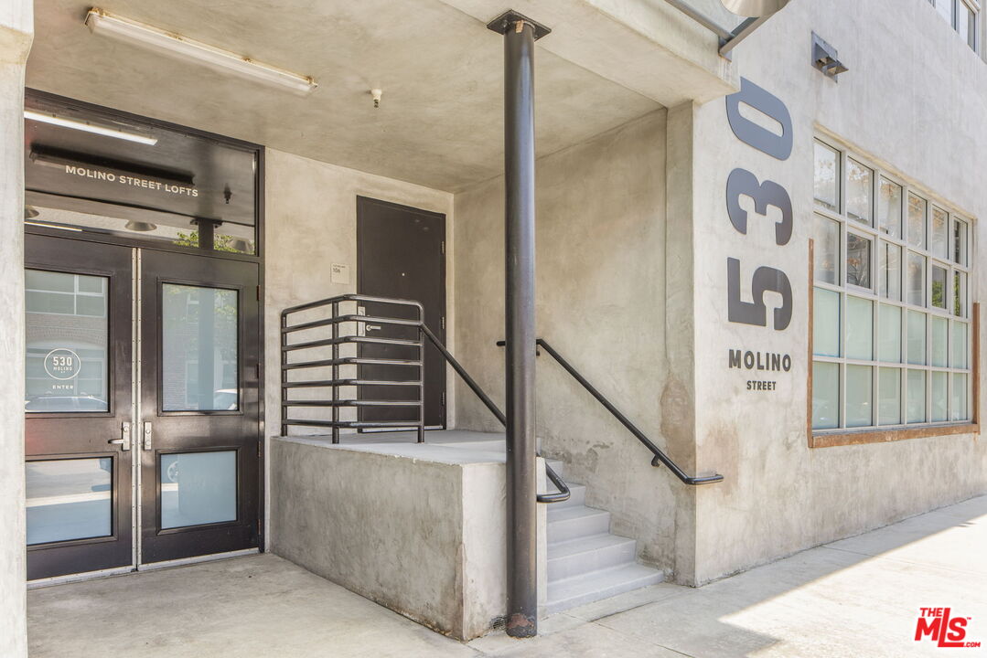 530 Molino St Unit: 213