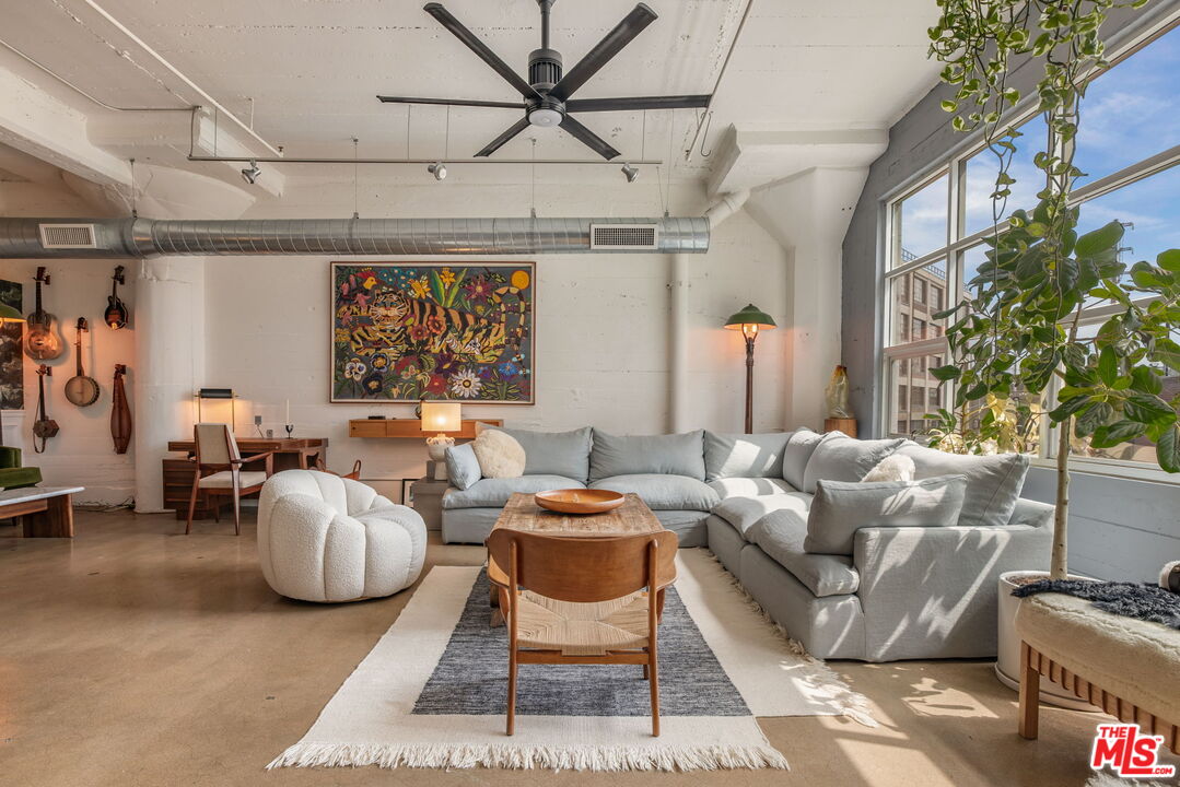 530 Molino St Unit: 213