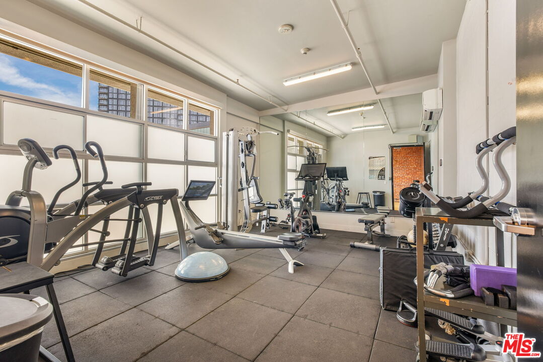 530 Molino St Unit: 213