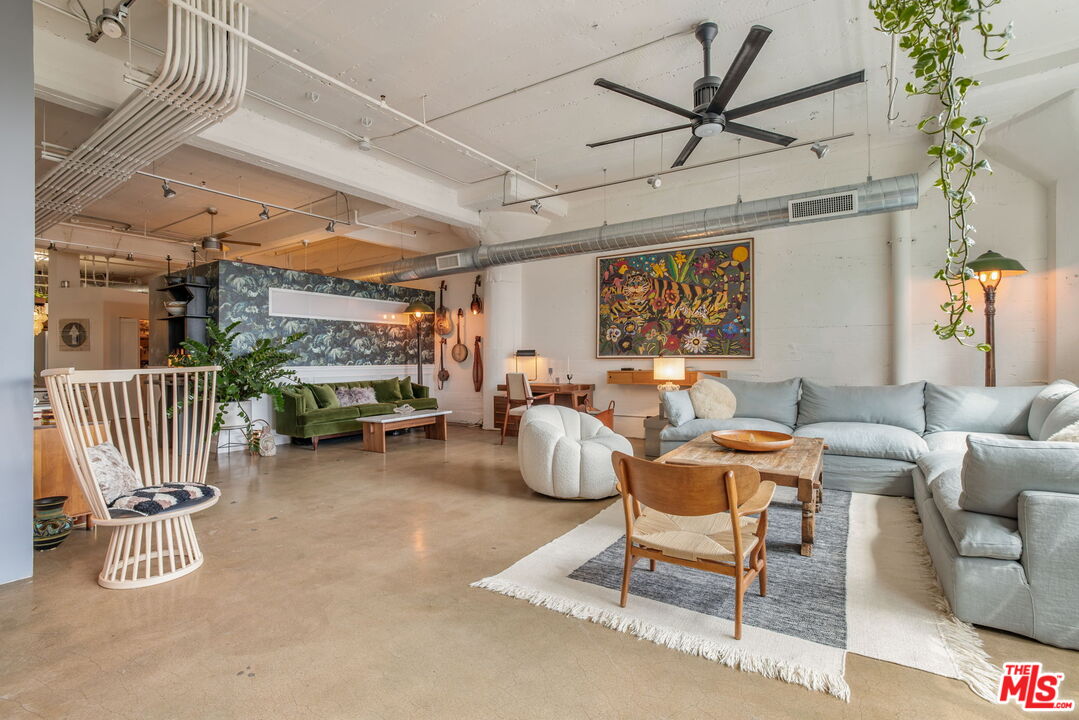 530 Molino St Unit: 213