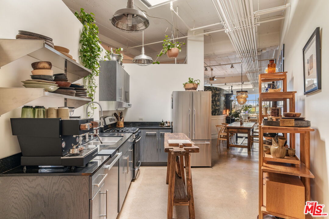 530 Molino St Unit: 213