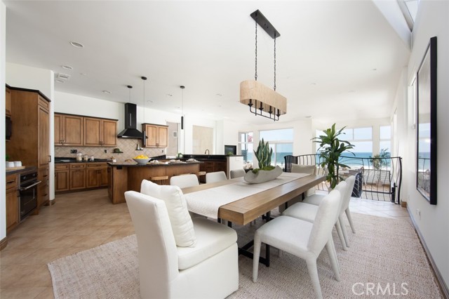 4308 The Strand