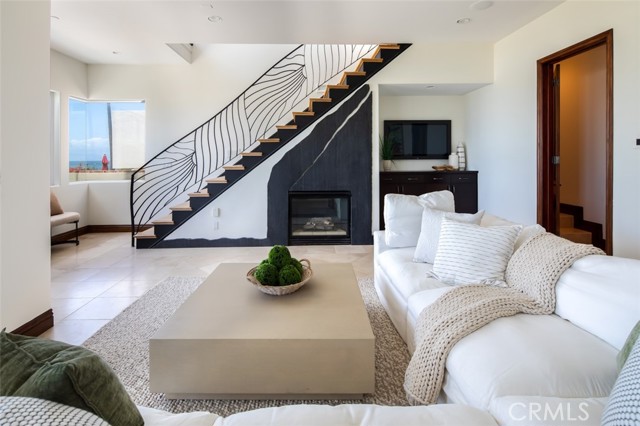 4308 The Strand