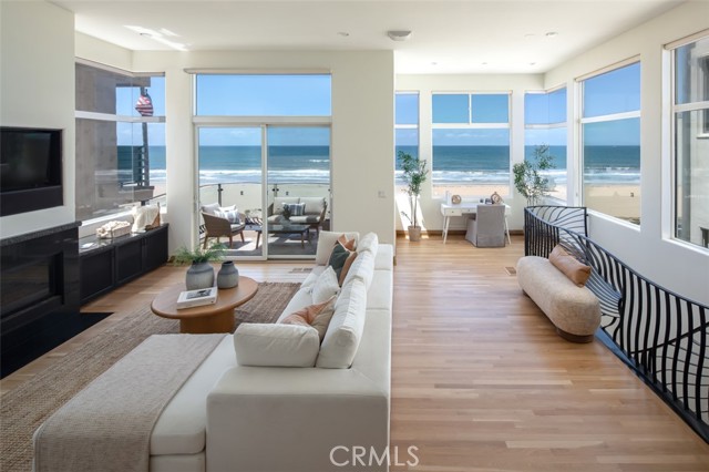 4308 The Strand