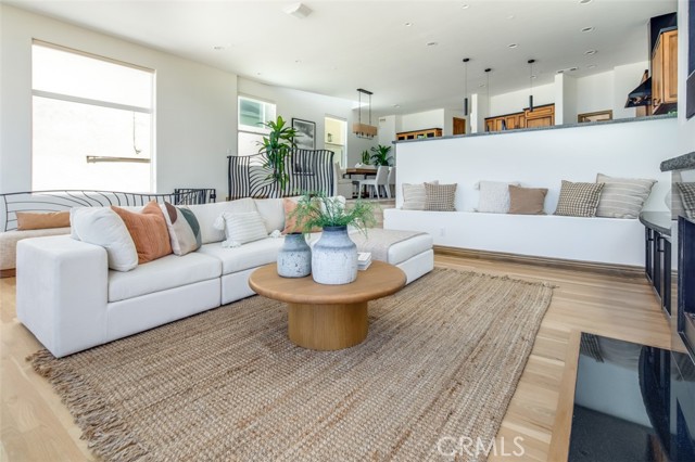 4308 The Strand
