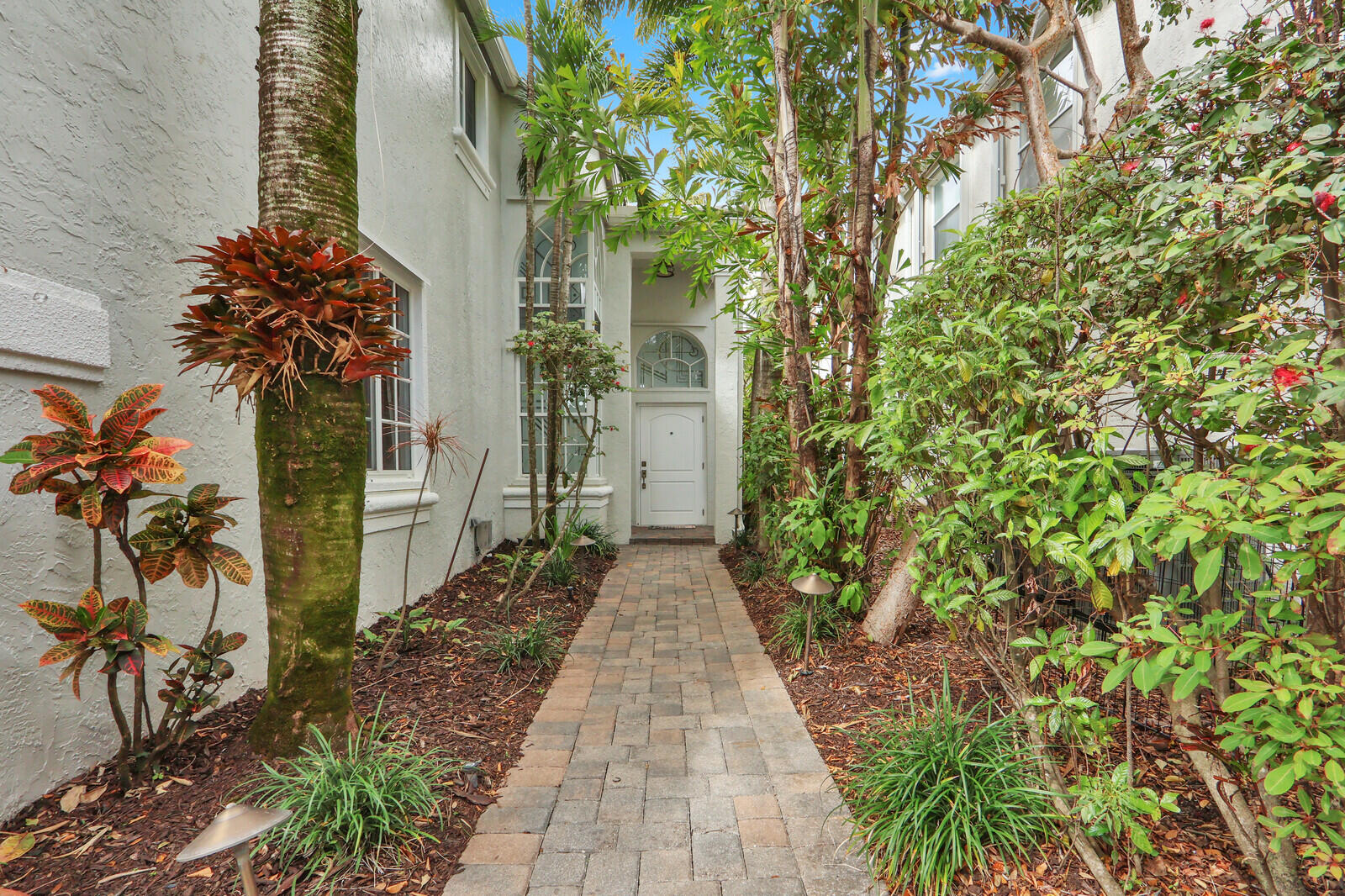2063 Cezanne Rd