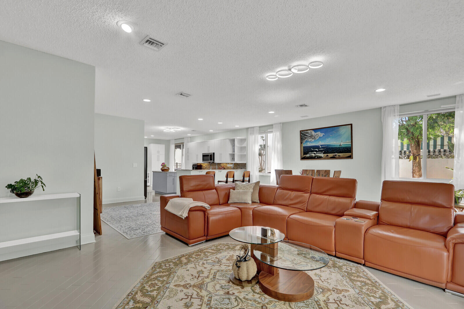 2063 Cezanne Rd