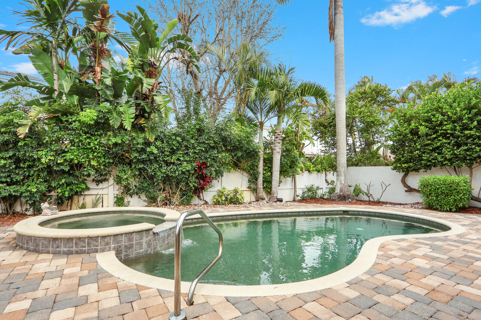 2063 Cezanne Rd
