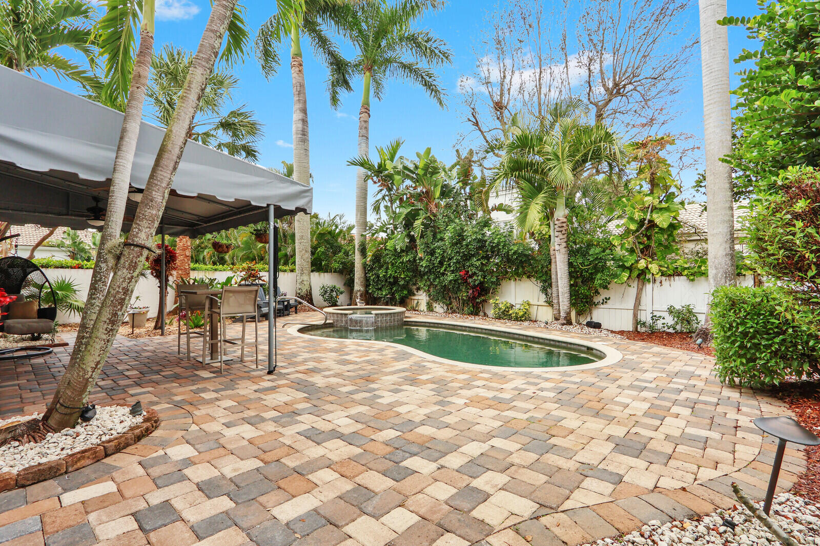 2063 Cezanne Rd