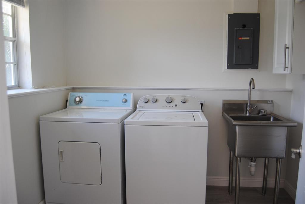 383 Evergreen Avenue