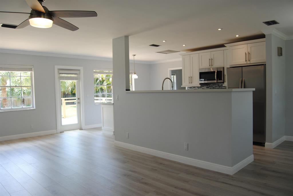 383 Evergreen Avenue