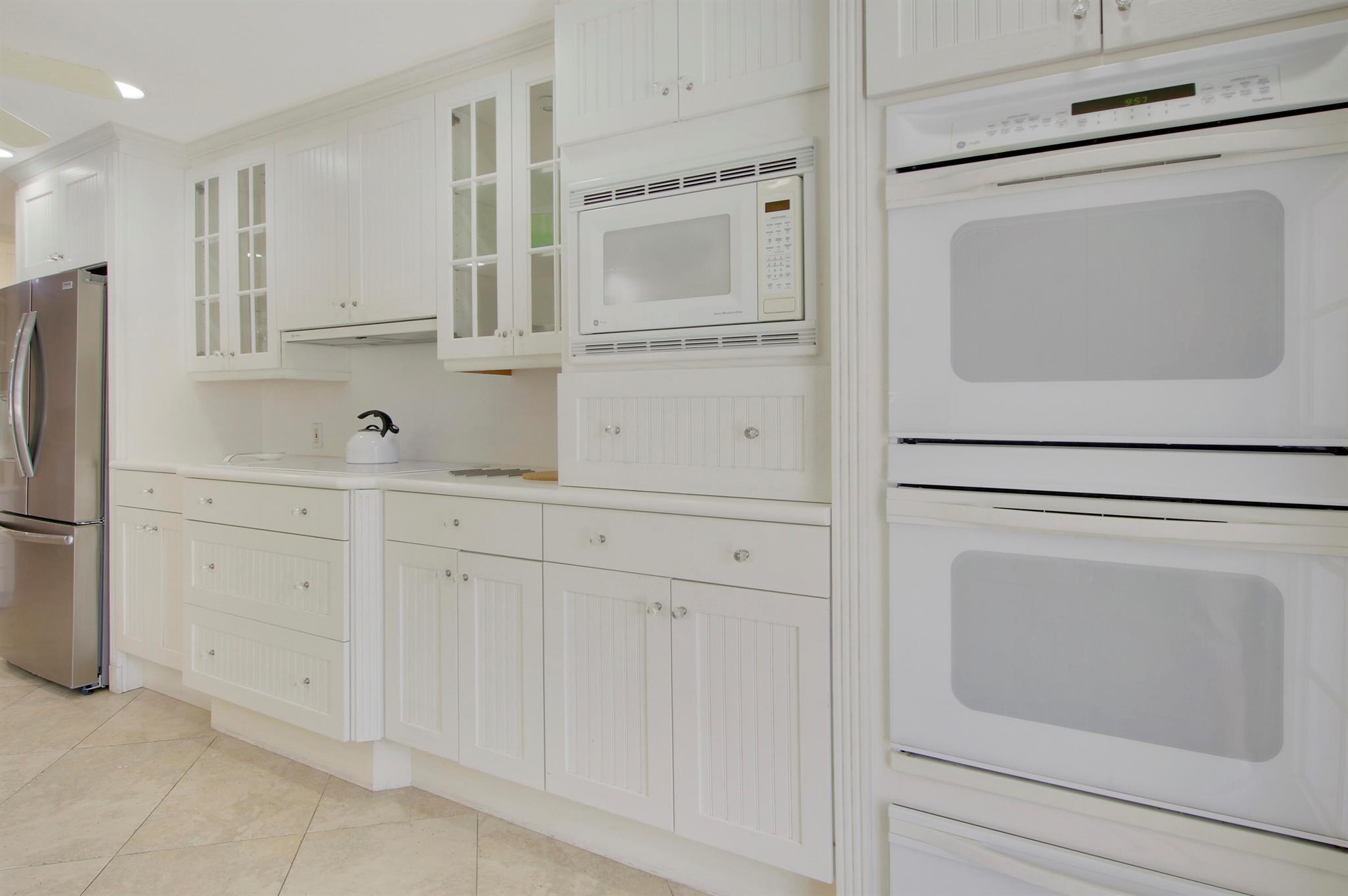 8538 SE Coconut Street