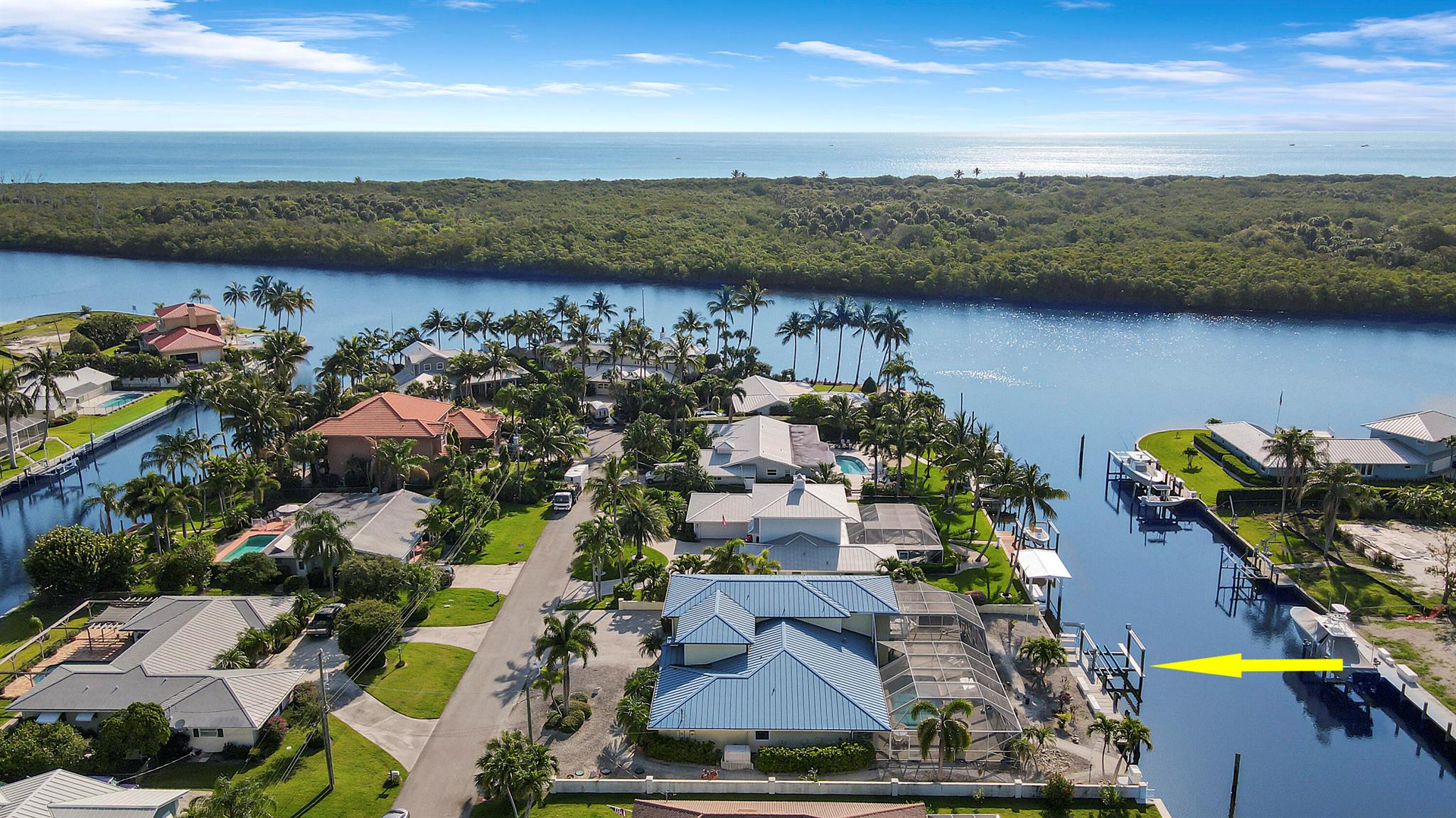 8538 SE Coconut Street