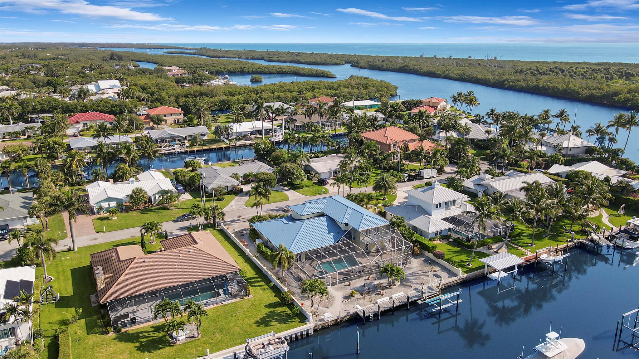 8538 SE Coconut Street