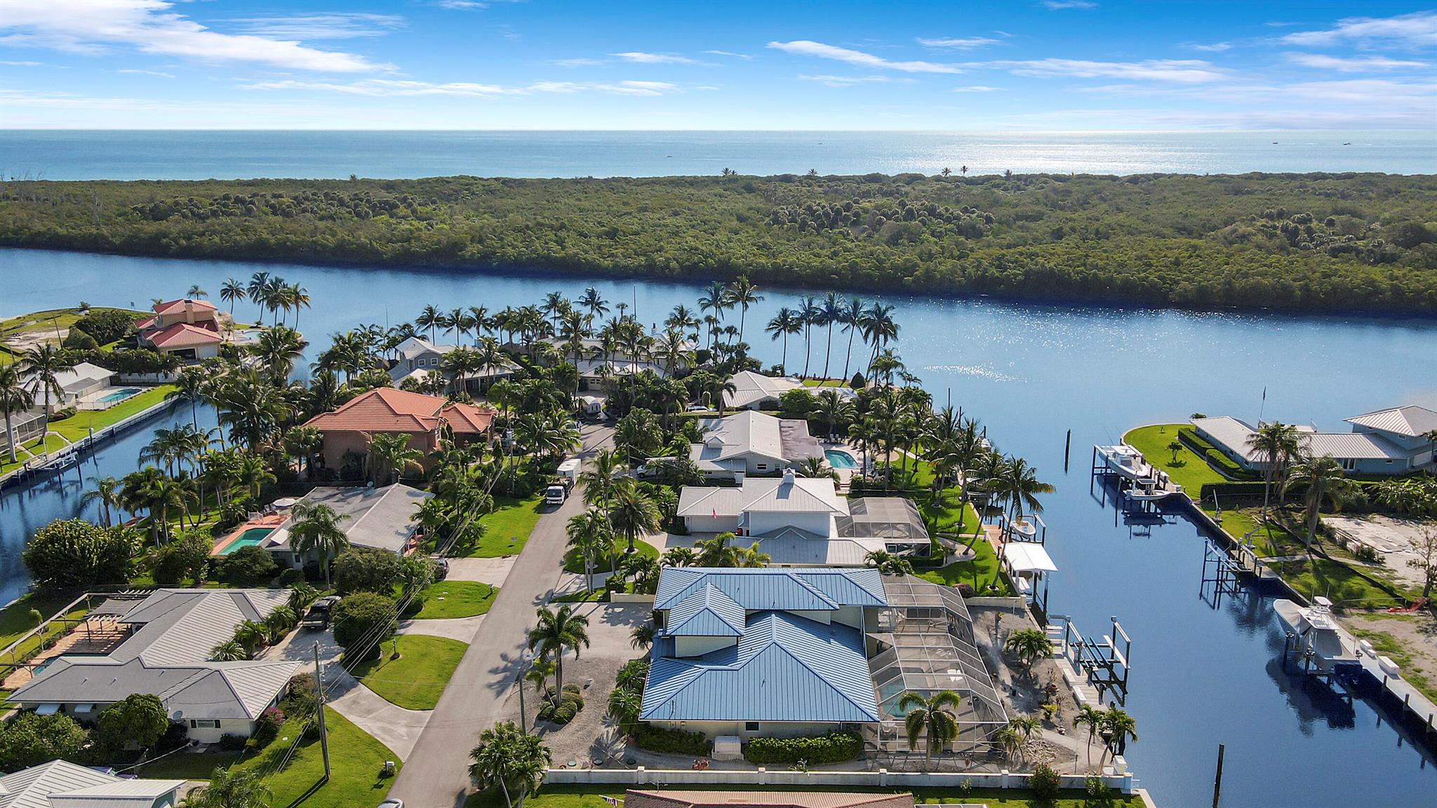 8538 SE Coconut Street