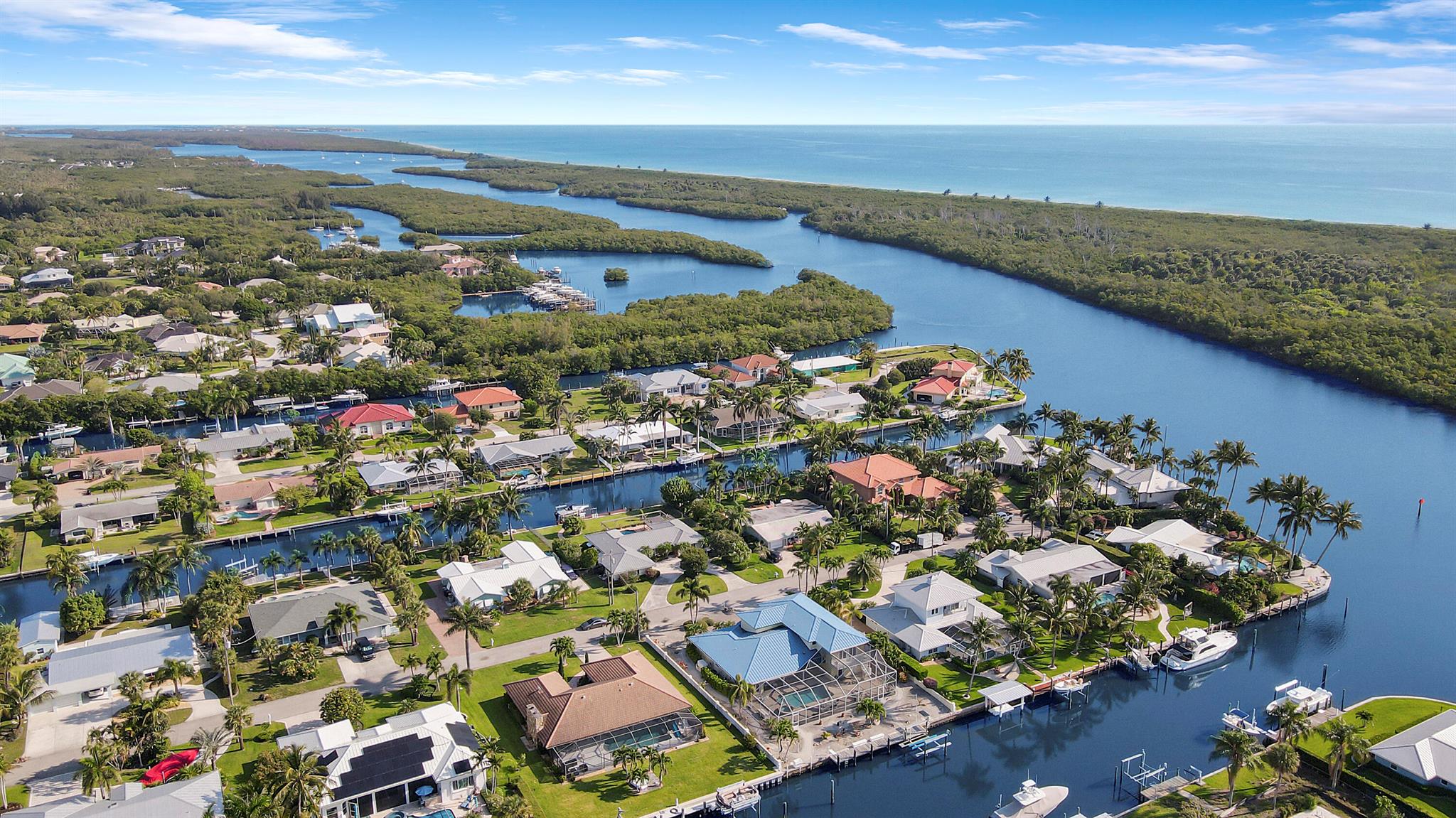 8538 SE Coconut Street