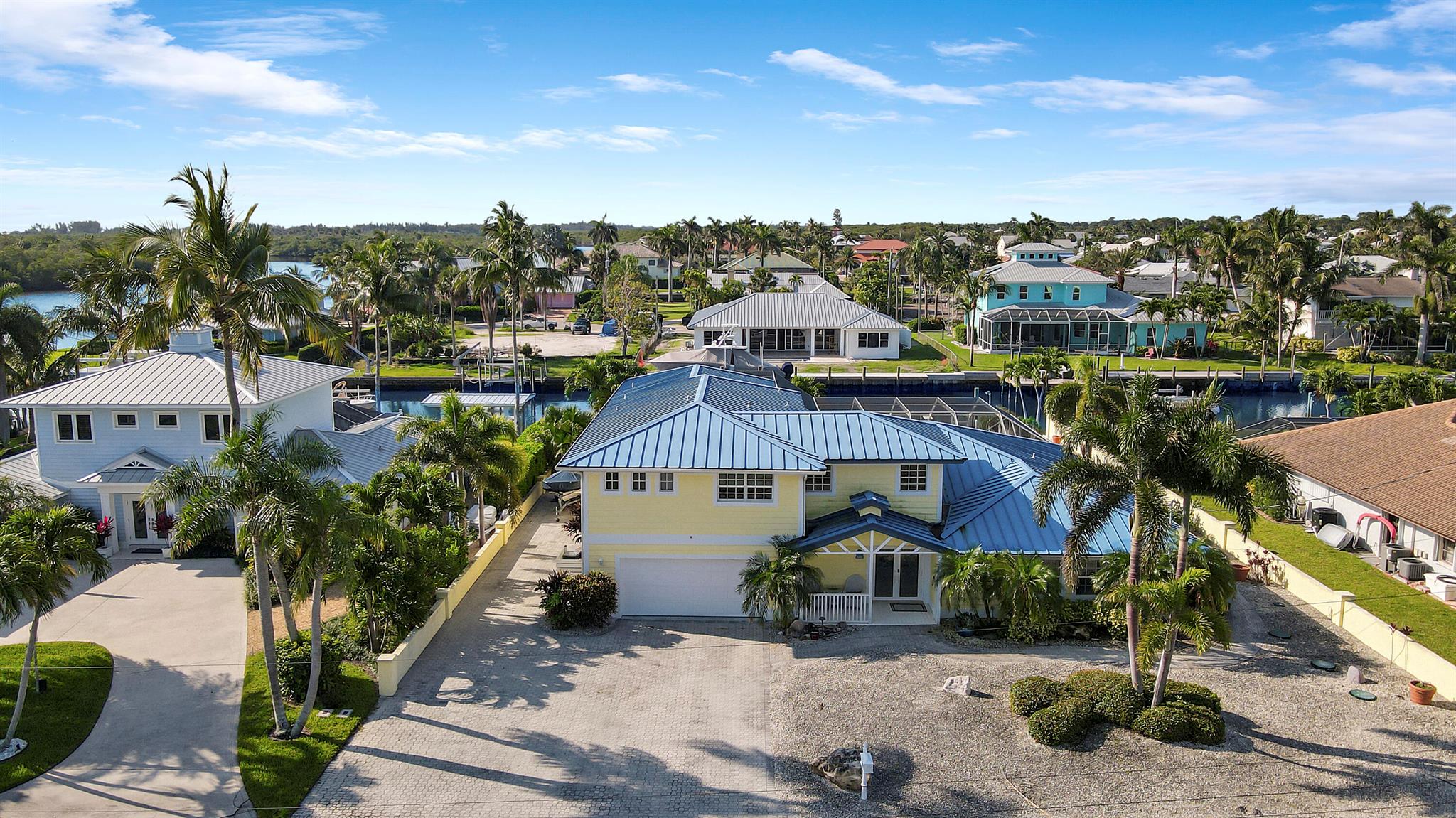 8538 SE Coconut Street