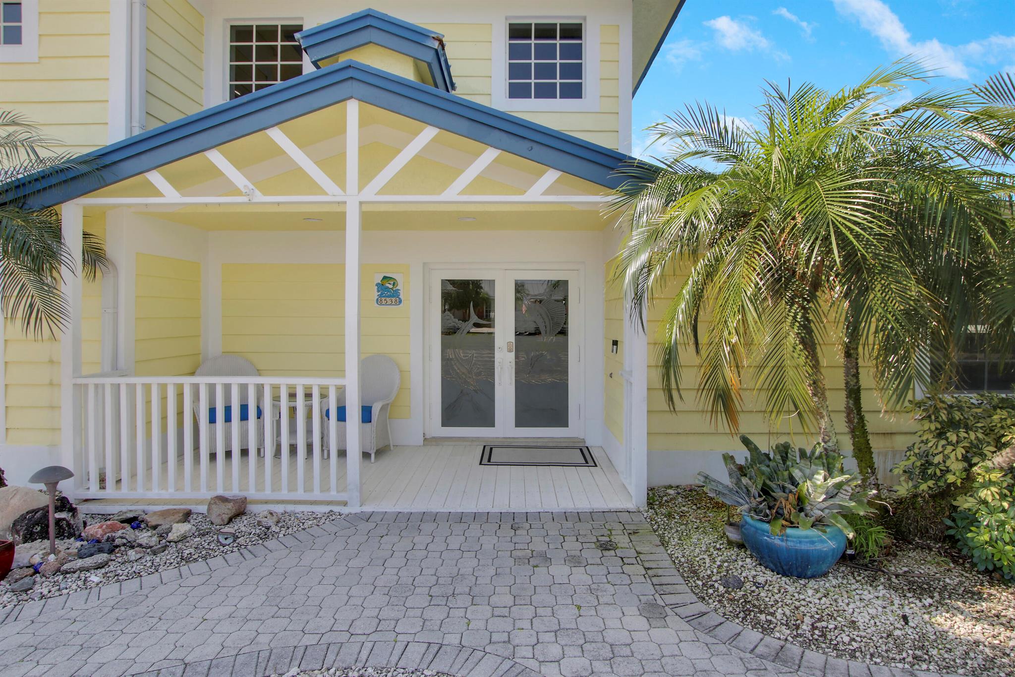 8538 SE Coconut Street