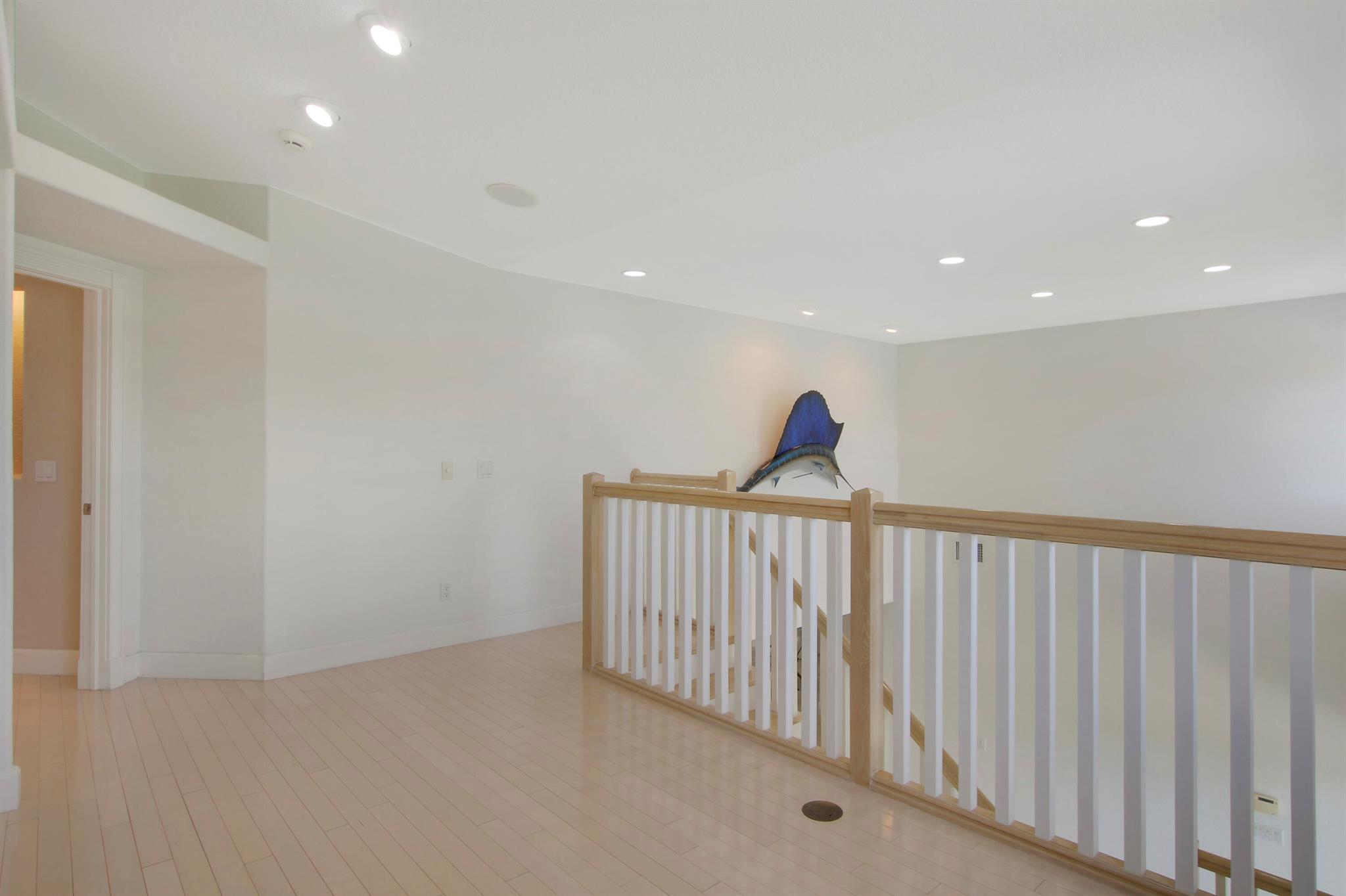 8538 SE Coconut Street