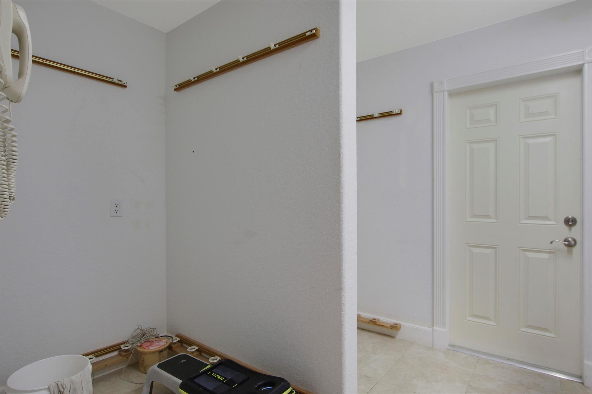 8538 SE Coconut Street