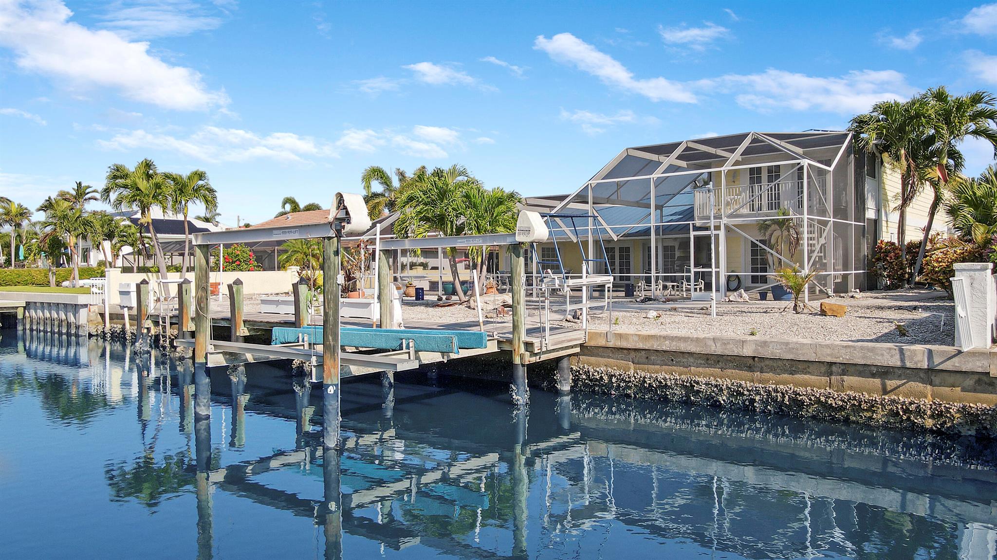 8538 SE Coconut Street