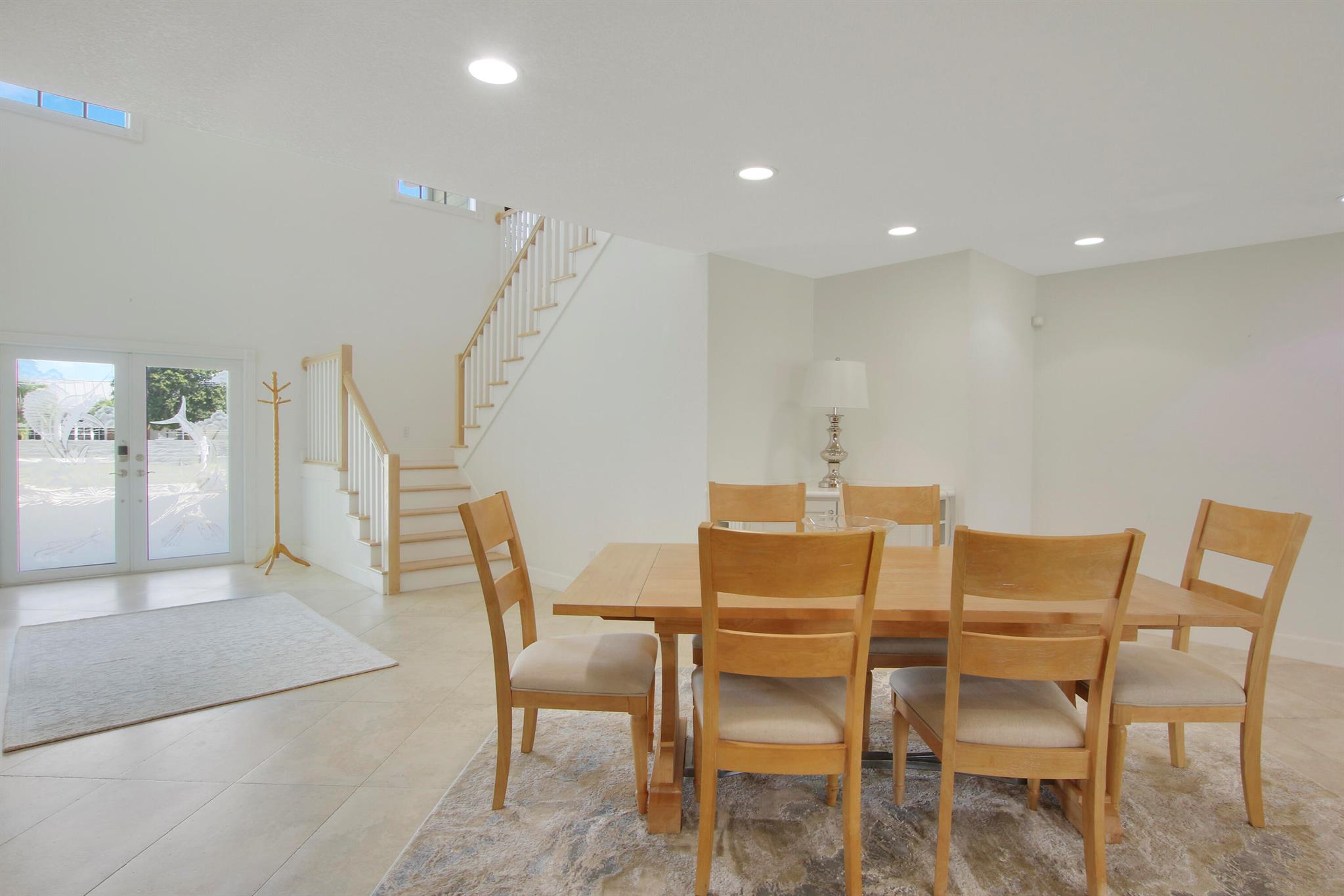 8538 SE Coconut Street