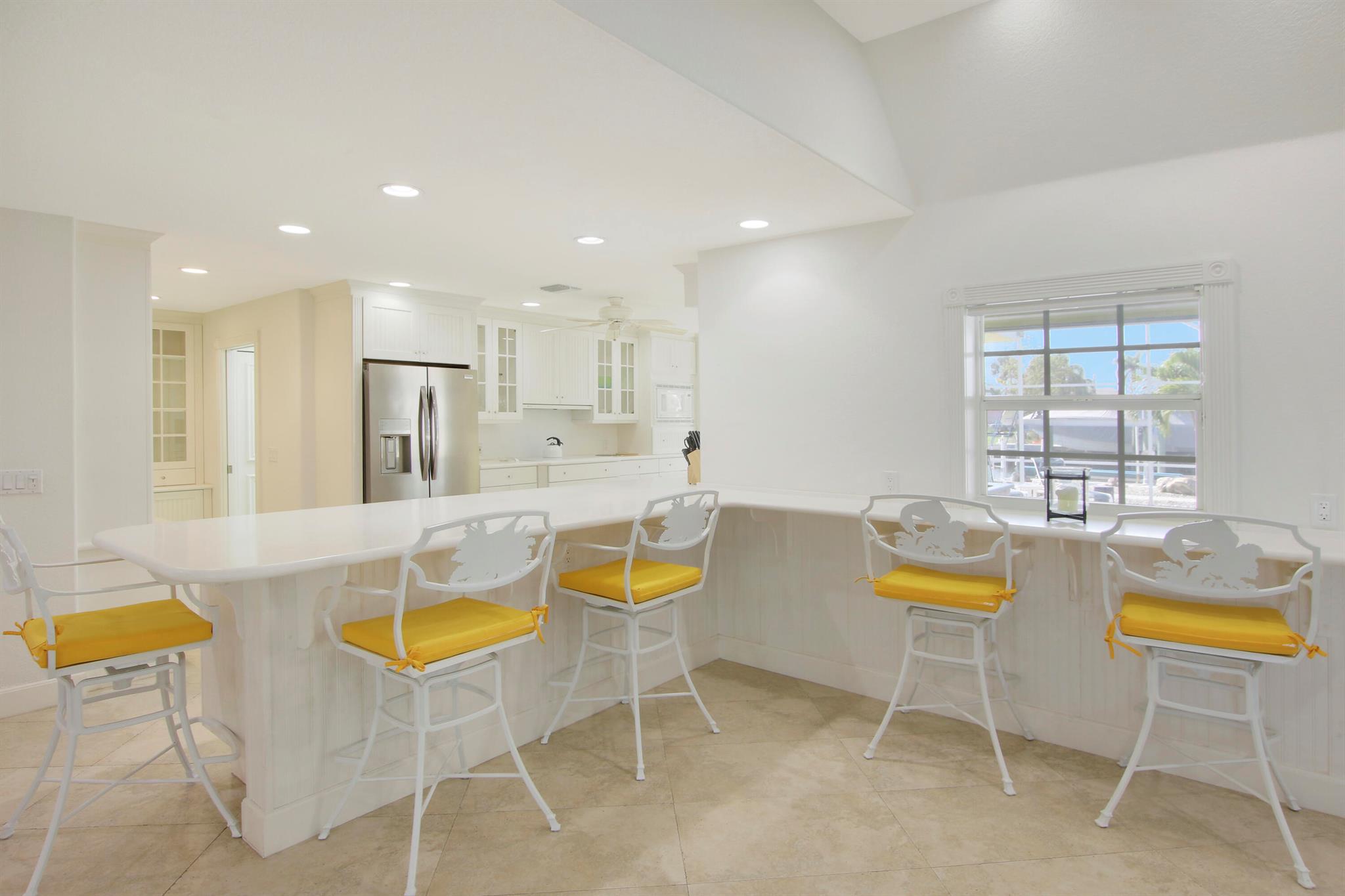 8538 SE Coconut Street