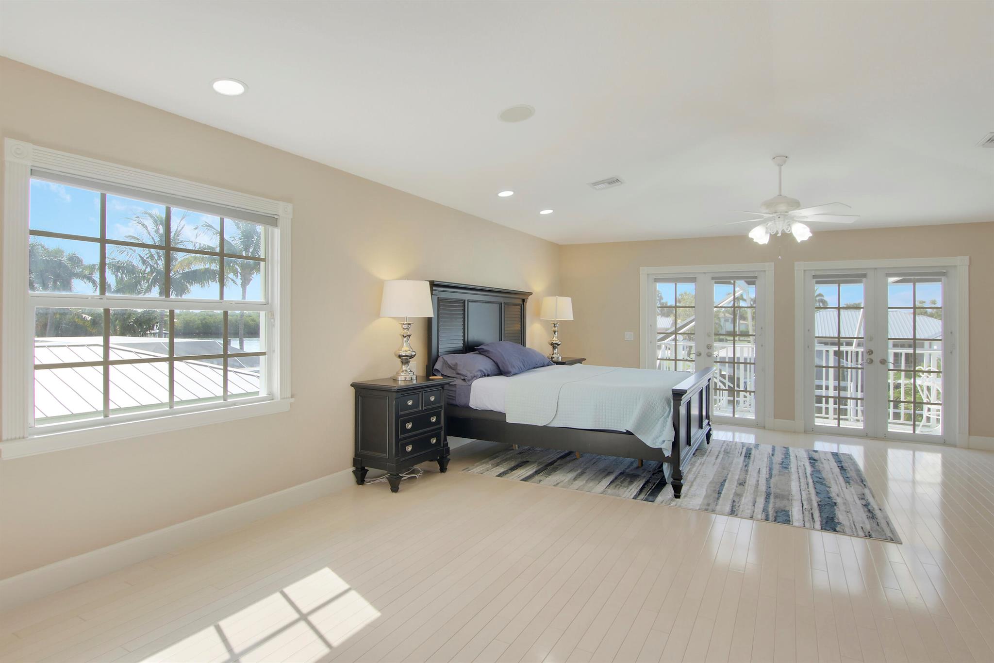 8538 SE Coconut Street