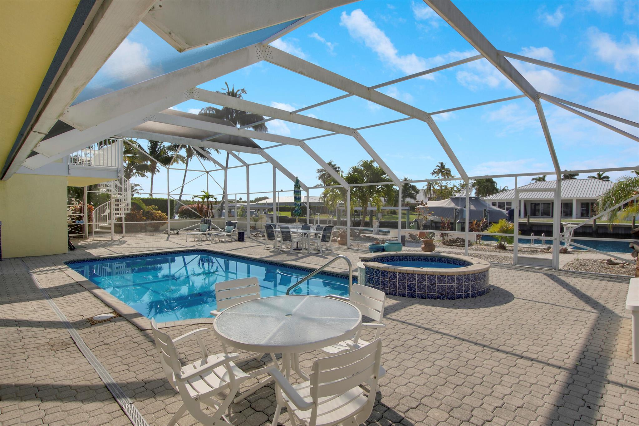 8538 SE Coconut Street