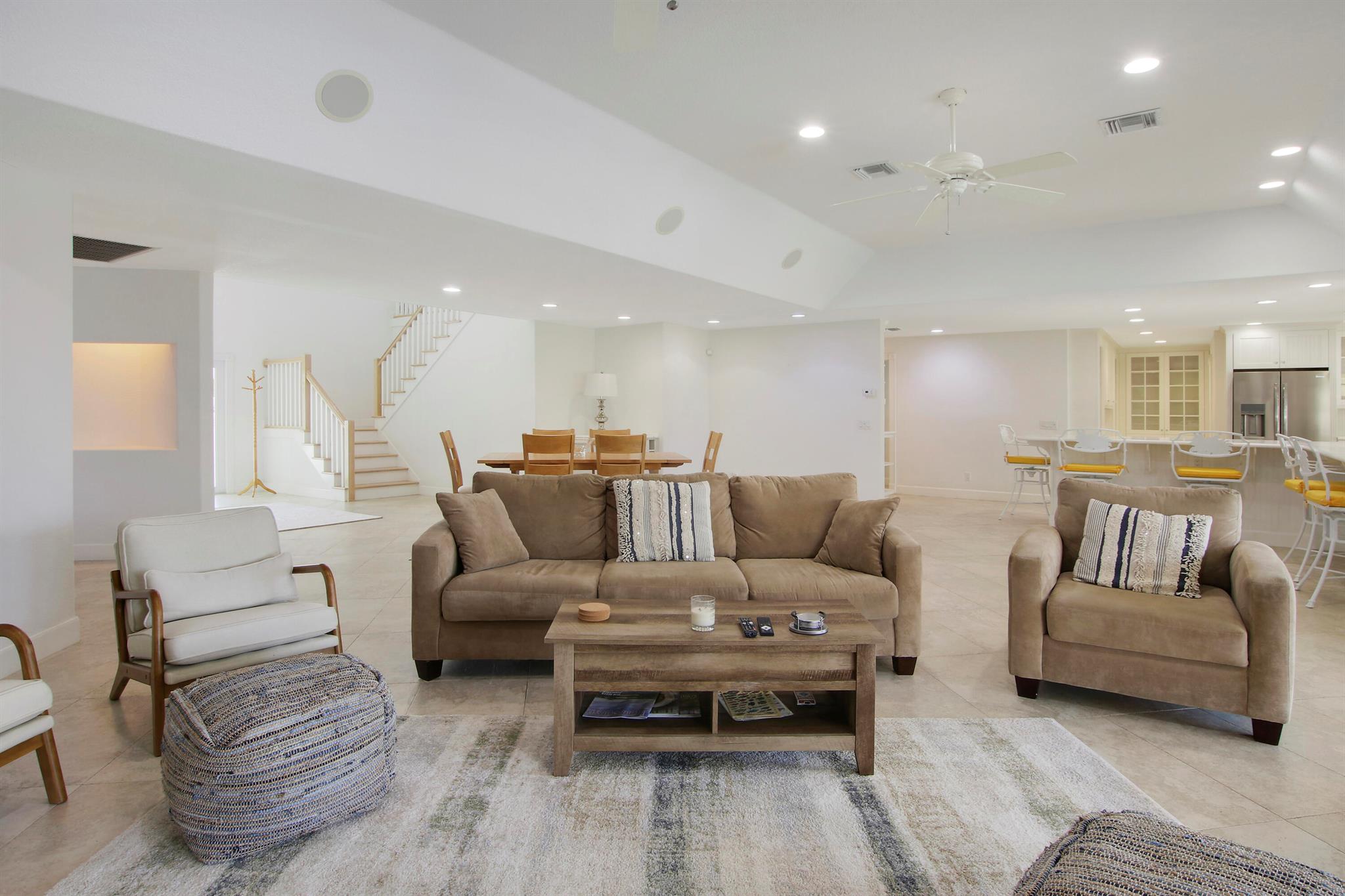 8538 SE Coconut Street