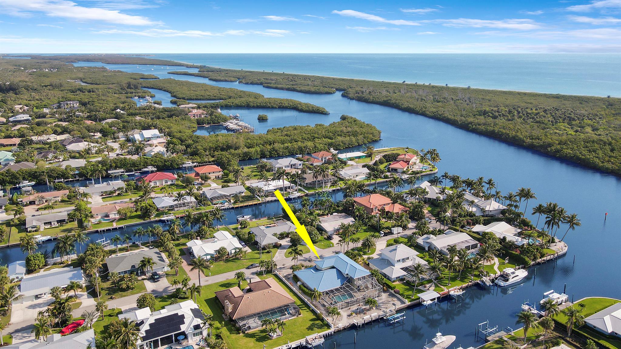 8538 SE Coconut Street