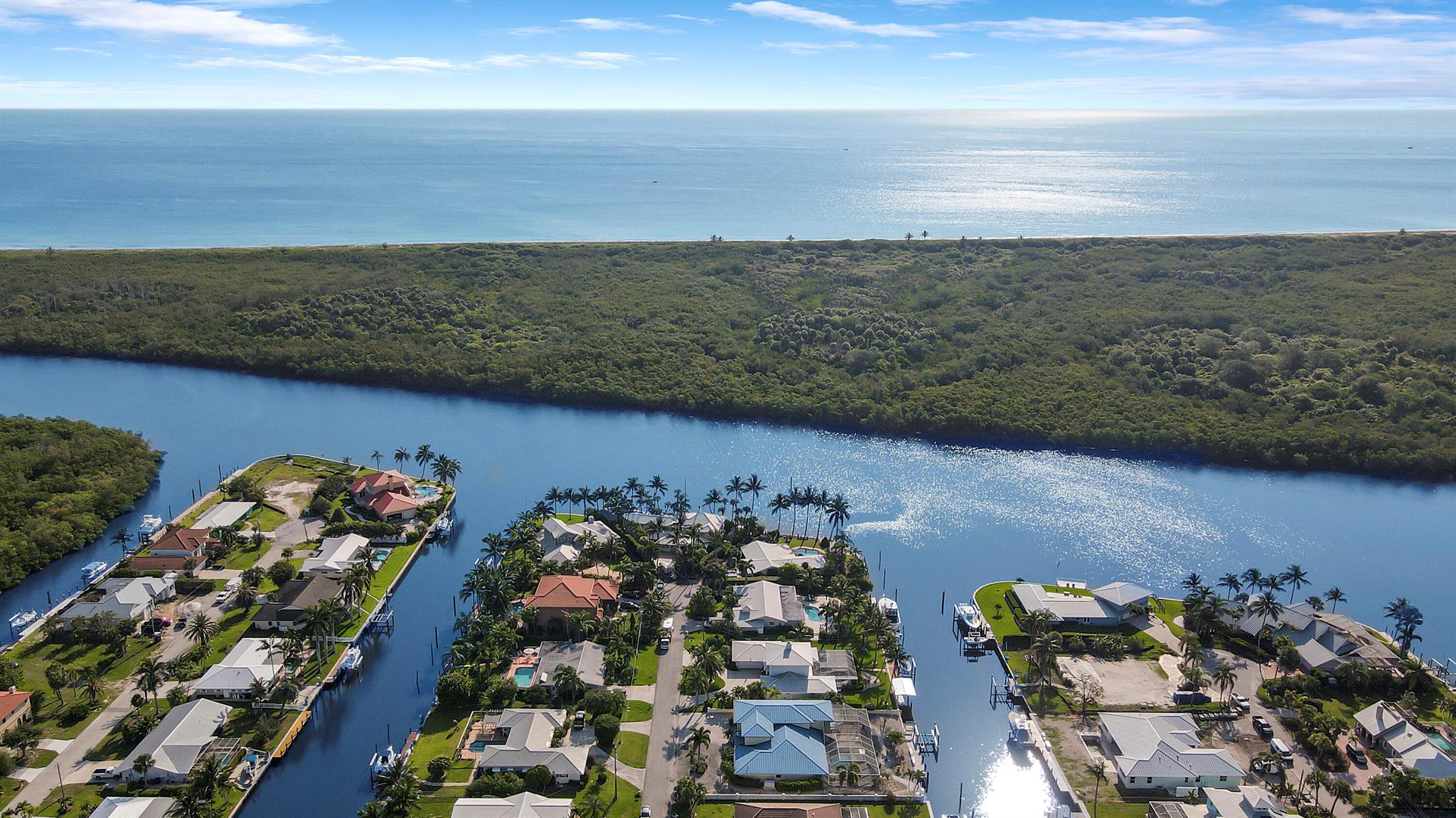 8538 SE Coconut Street