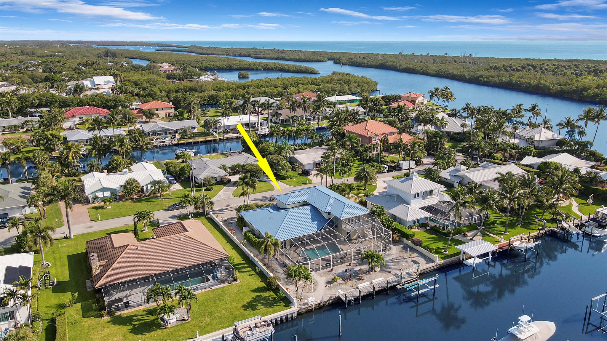 8538 SE Coconut Street