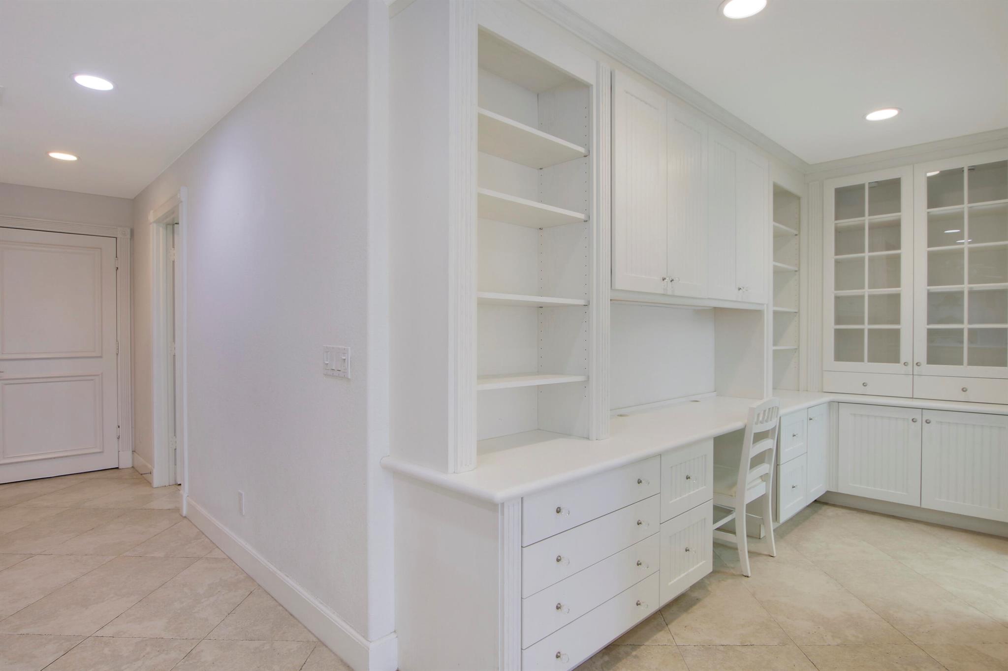 8538 SE Coconut Street