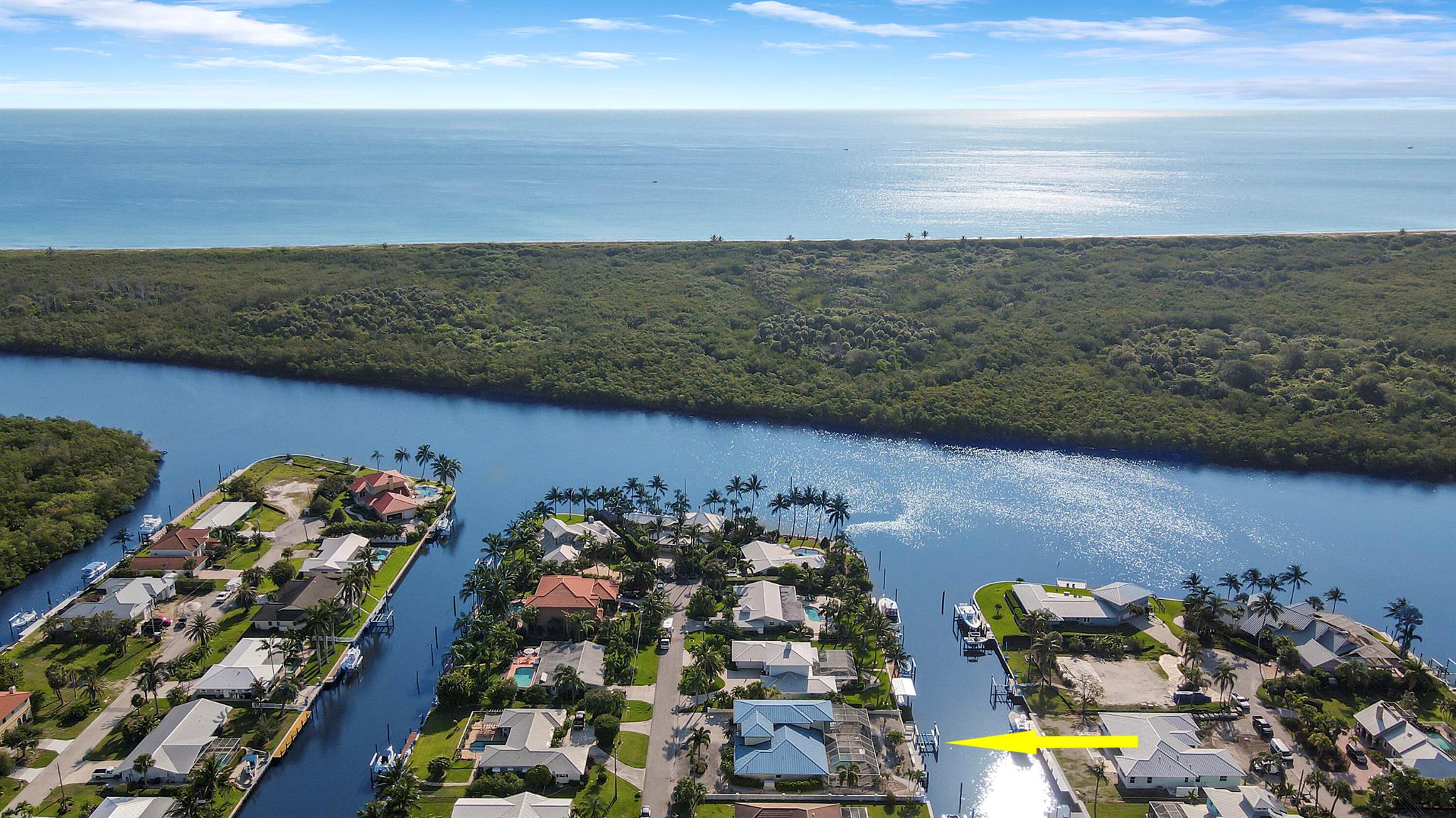 8538 SE Coconut Street