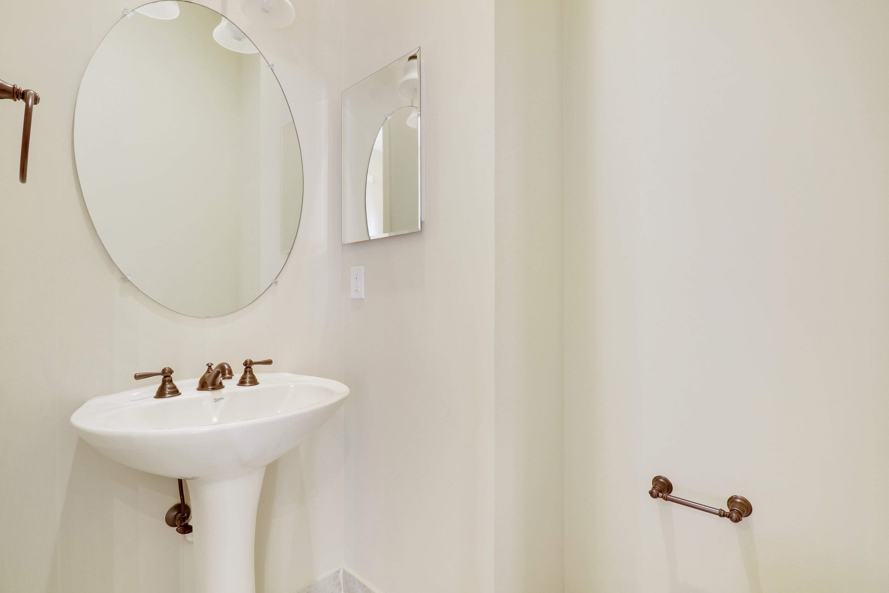 1133 Vintner Boulevard