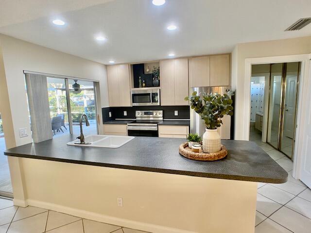 1602 Silverleaf Oak Court