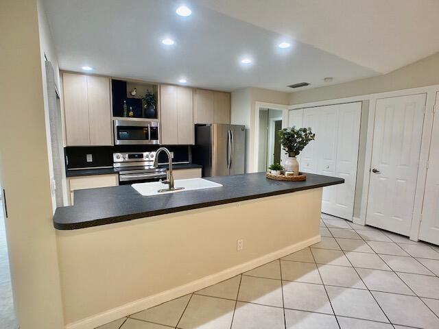 1602 Silverleaf Oak Court