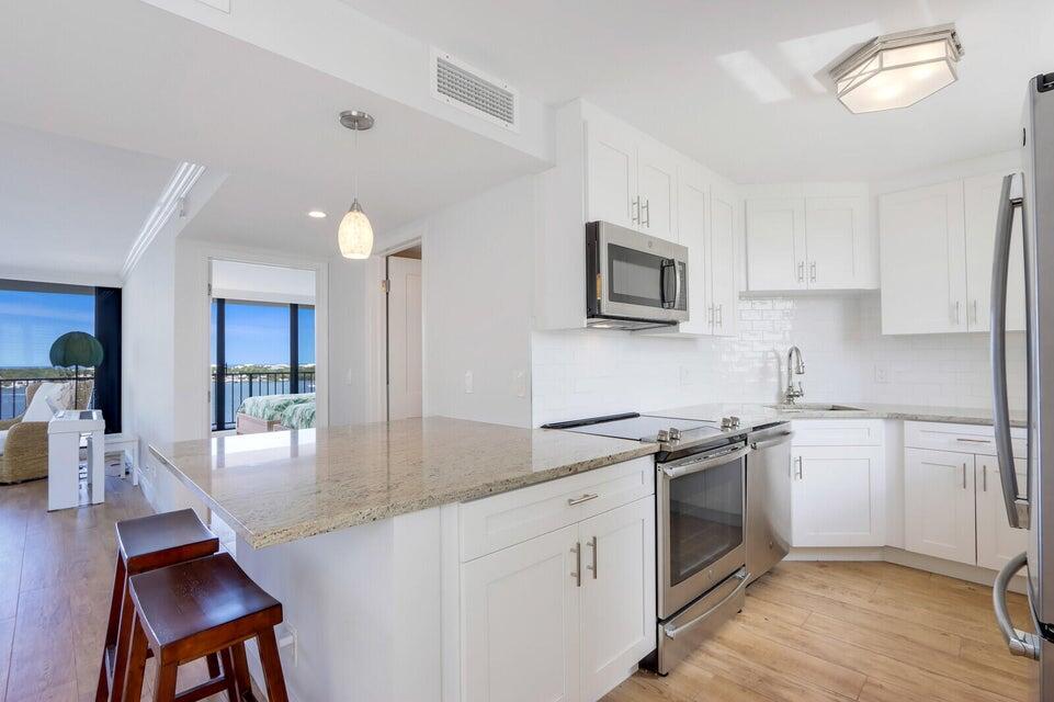 130 Lakeshore Drive 923