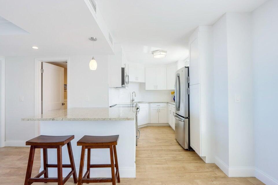 130 Lakeshore Drive 923