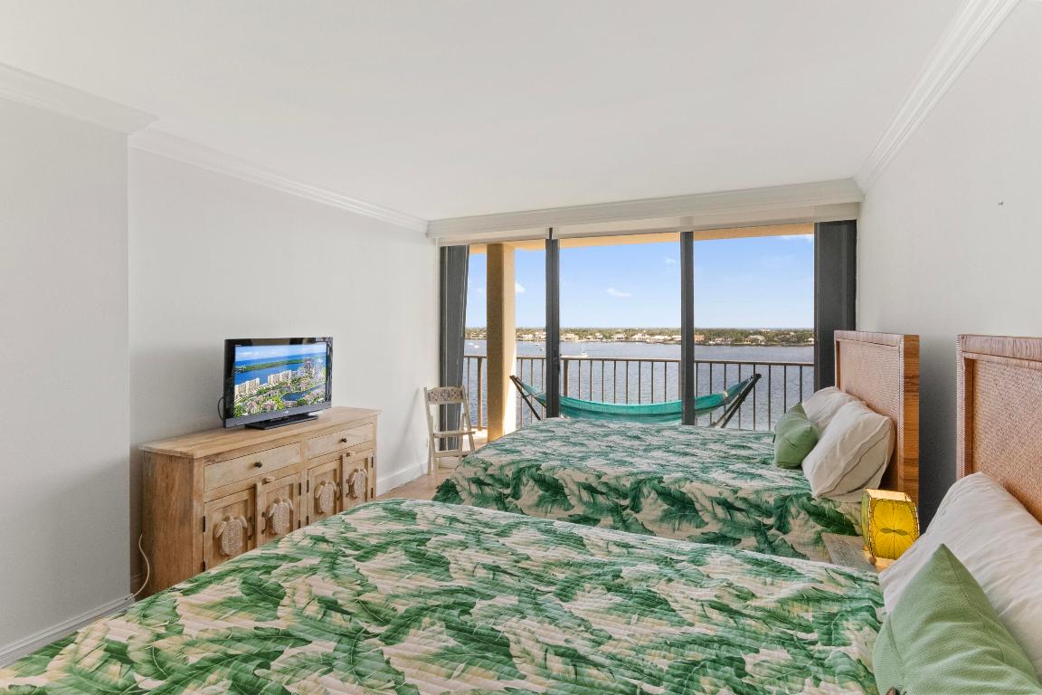 130 Lakeshore Drive 923