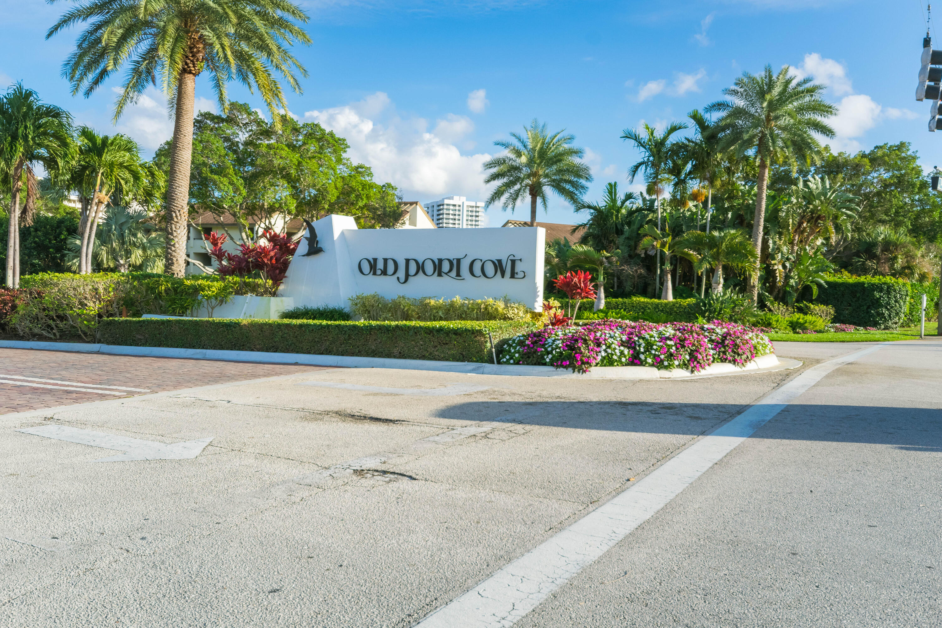 130 Lakeshore Drive 923