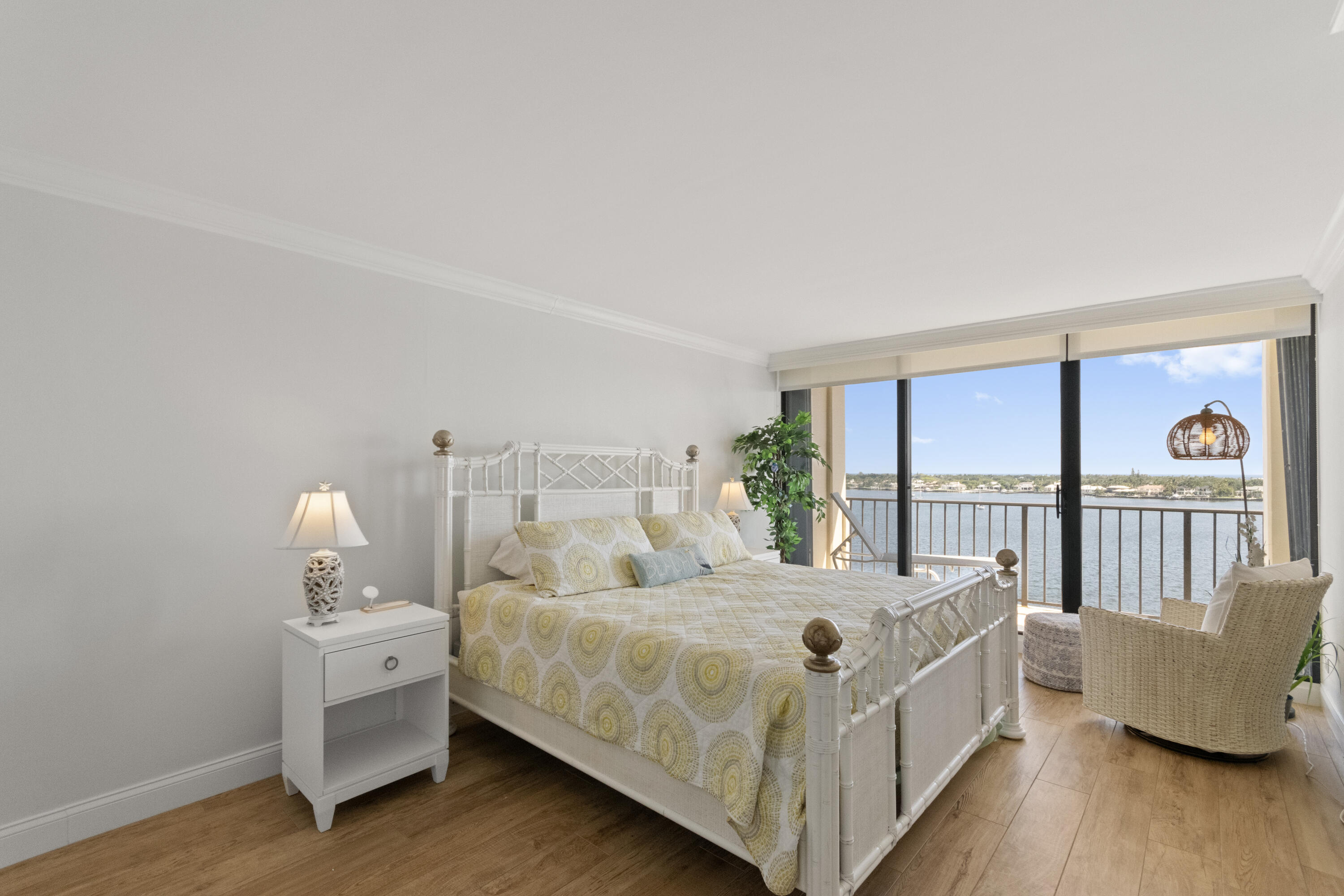 130 Lakeshore Drive 923