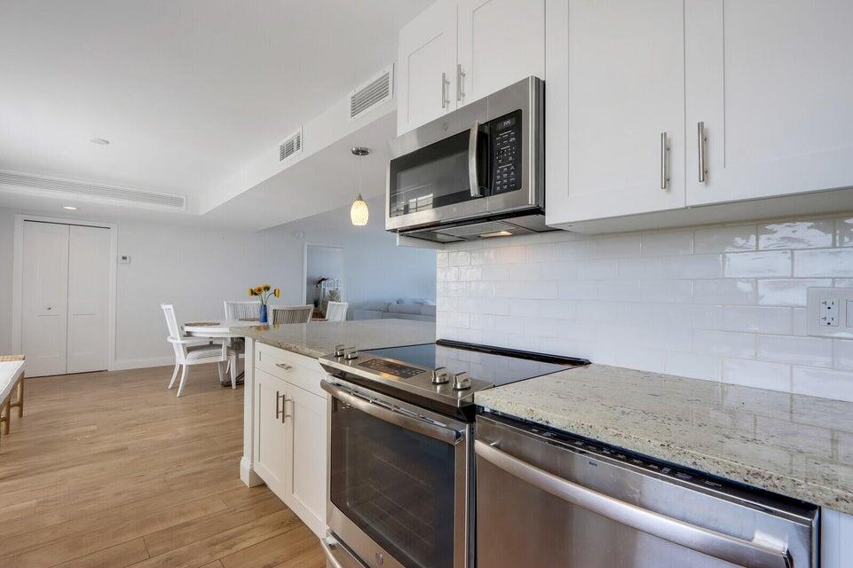 130 Lakeshore Drive 923