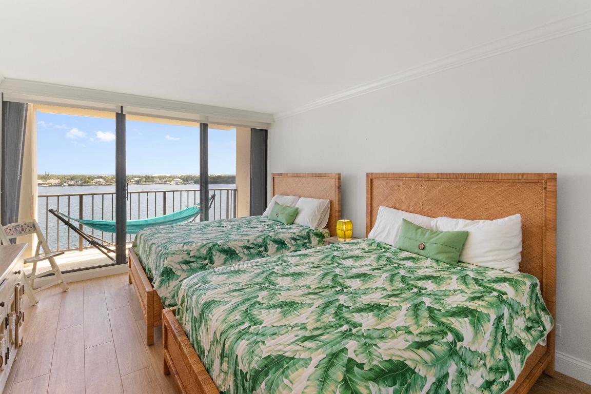 130 Lakeshore Drive 923