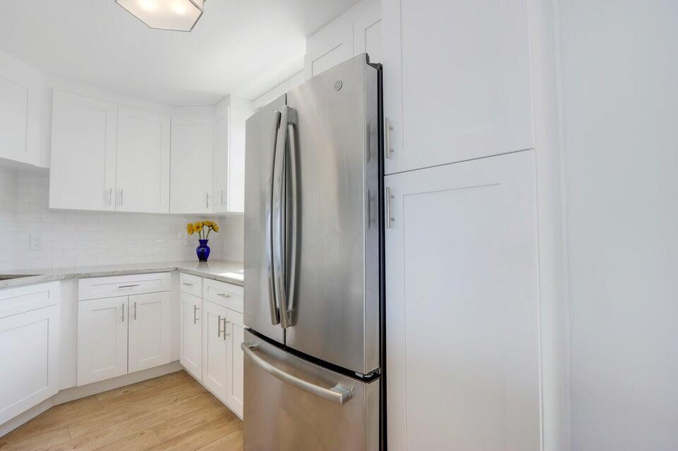 130 Lakeshore Drive 923