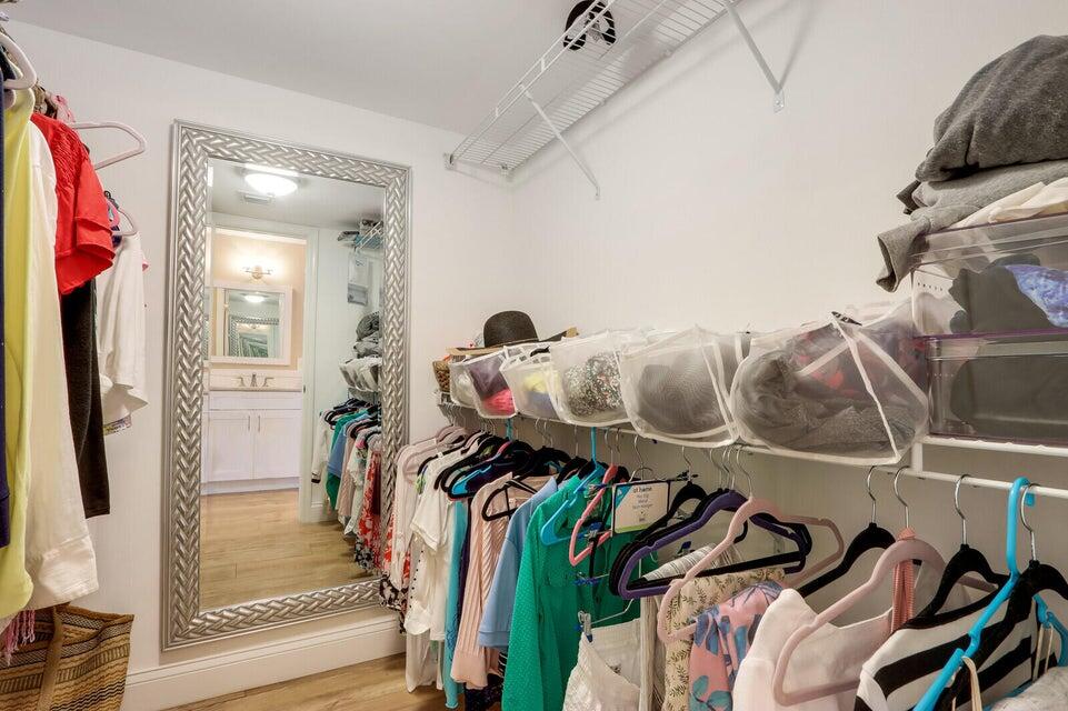 130 Lakeshore Drive 923