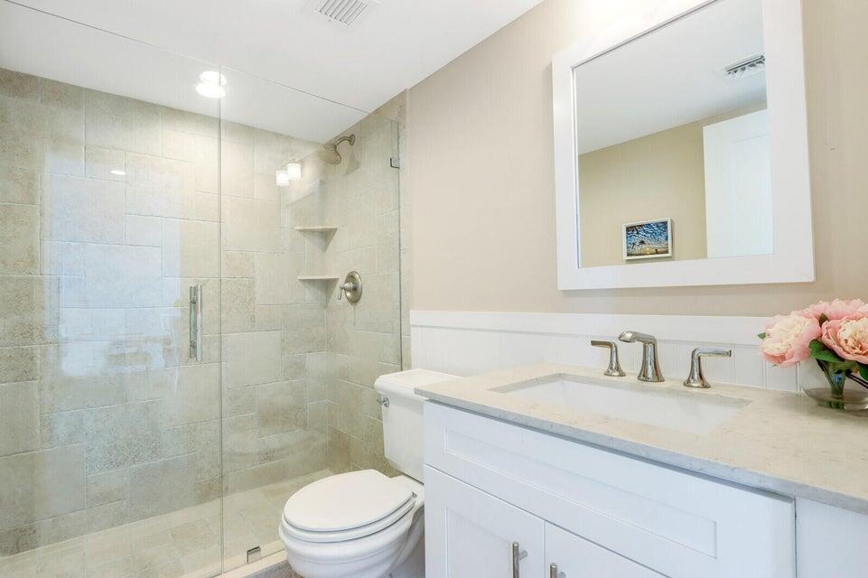 130 Lakeshore Drive 923