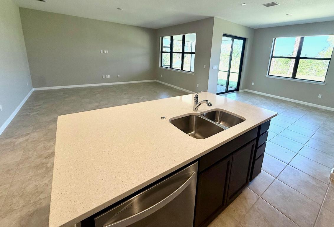 409 SE Filoli Drive Cedar 124