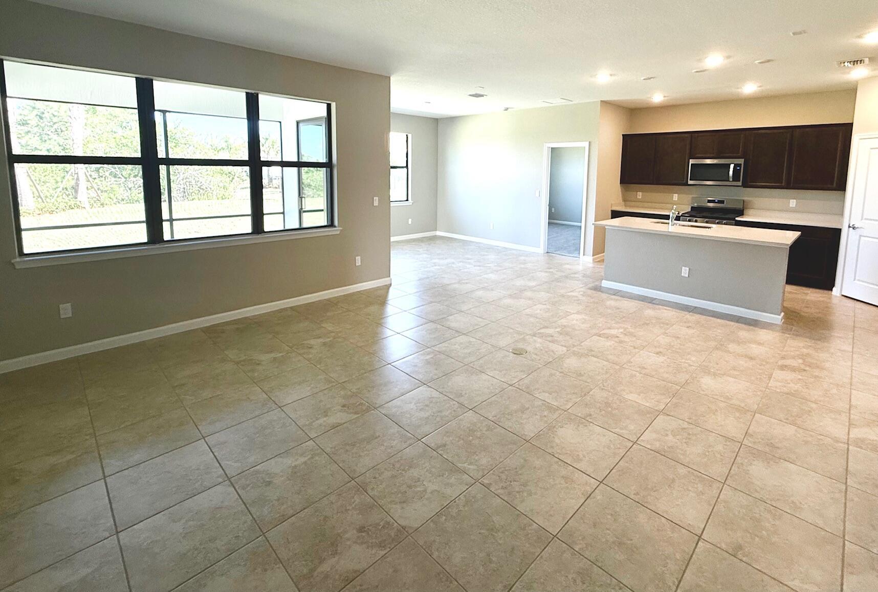 409 SE Filoli Drive Cedar 124